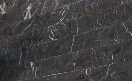Travertin scapitat negru